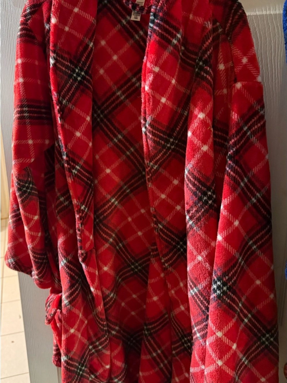 PINK Victoria's Secret Red Plaid Plush Robe
